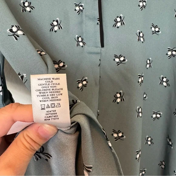 Ann Taylor Teal Collared Blouse with Black and White Floral Pattern Small - Picture 5 of 5